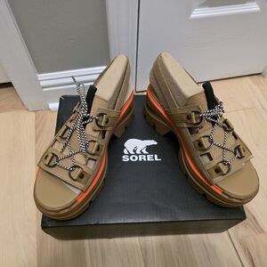 Sorel Tan and Orange Chunky Sandals